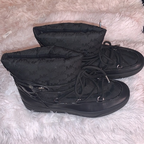 🖤MICHAEL KORS SNOW BOOTS🖤 - Picture 3 of 16